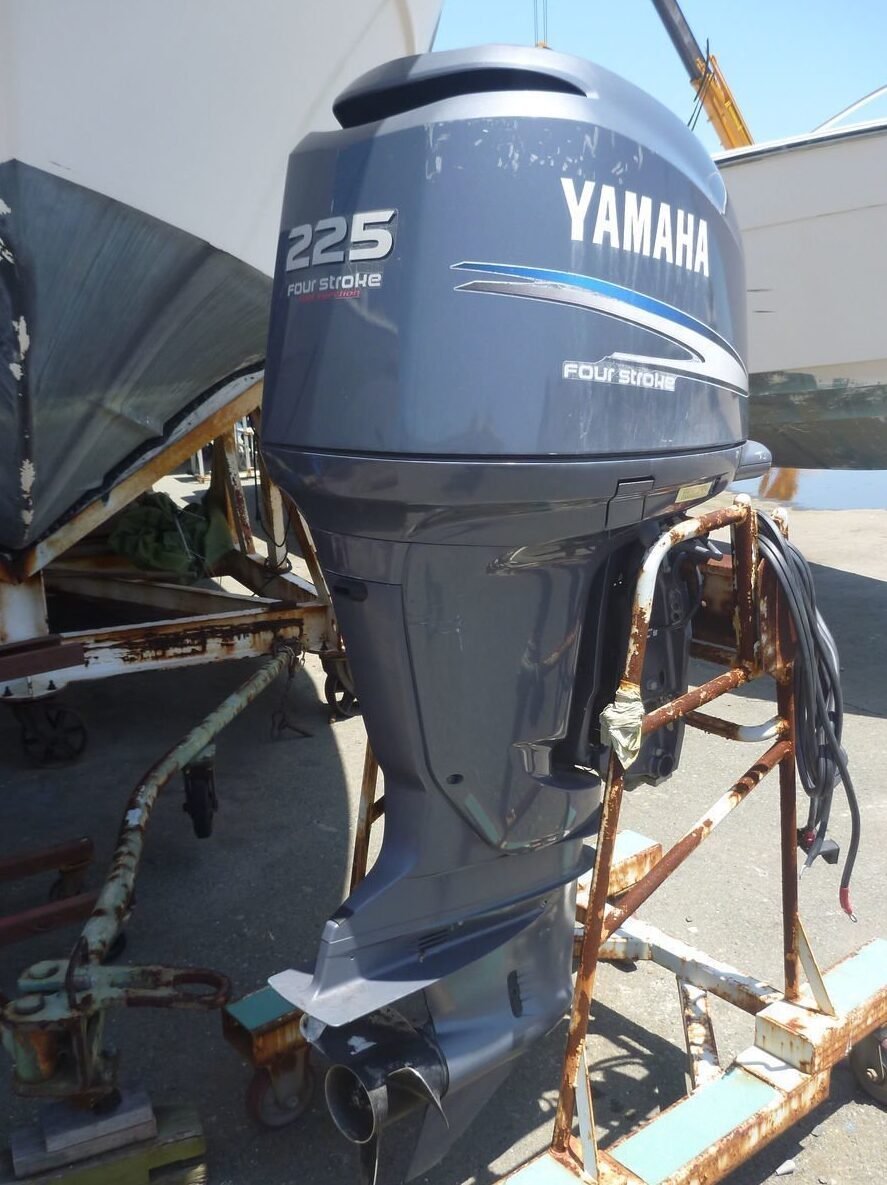 2008 Yamaha F225 HP 6-Cylinder EFI 4-Stroke 20" (L) Outboard Motor