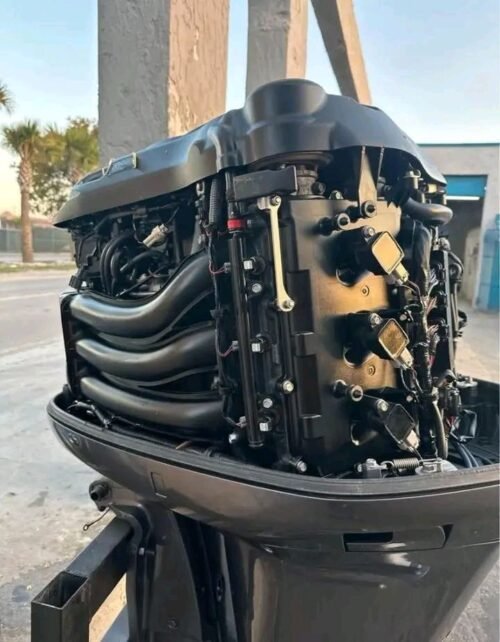 Twin Yamaha F300 300HP Outboards – 700 Hours – 30” Shaft