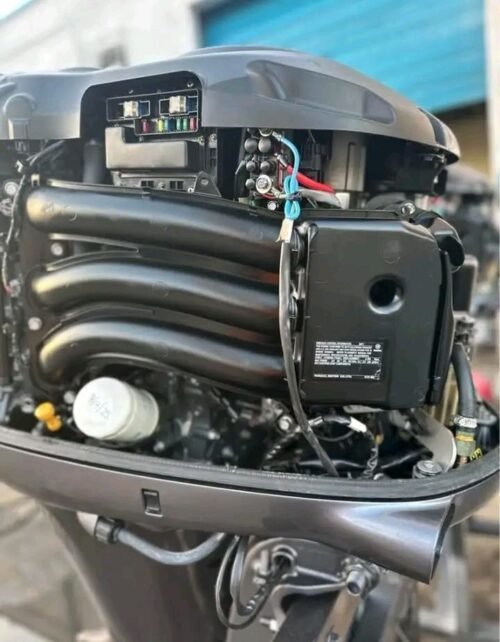 Twin Yamaha F300 300HP Outboards – 700 Hours – 30” Shaft